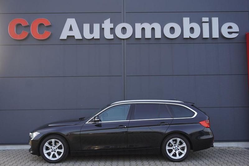 Gebraucht BMW 318 143 PS (105 kW) 2012 Schwarz Limousine