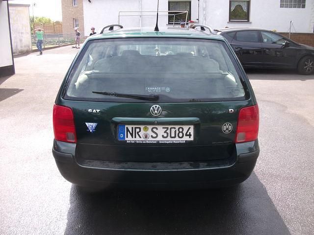 Gebraucht VW Passat Comfortline 101 PS (74 kW) 1998 Grün metallic Kombi