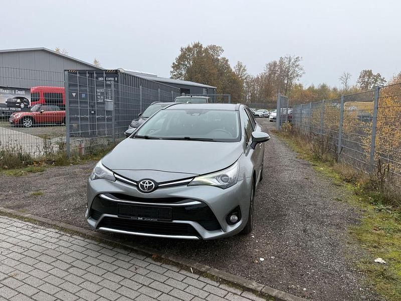 Gebraucht Toyota Avensis Edition-S 147 PS (108 kW) 2017 Grau Kombi