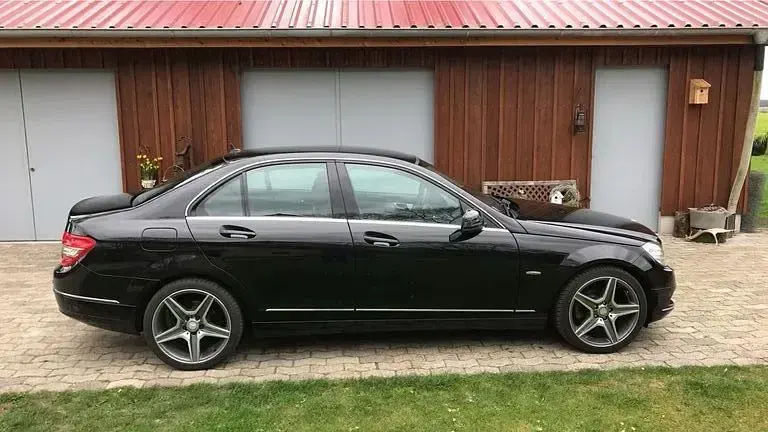 Gebraucht Mercedes C180 Avantgarde 156 PS (114 kW) 2008 Schwarz Limousine