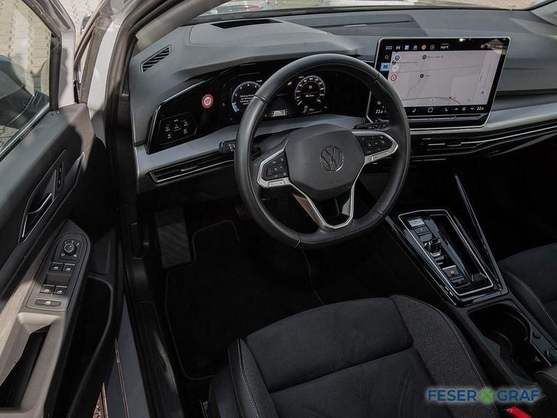 Gebraucht VW Golf Style 150 PS (110 kW) 2025 Mondsteingrau Limousine