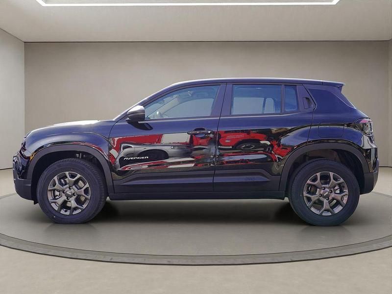 Neu Jeep Avenger Longitude 110 PS (80 kW) 2026 Volcano black SUV