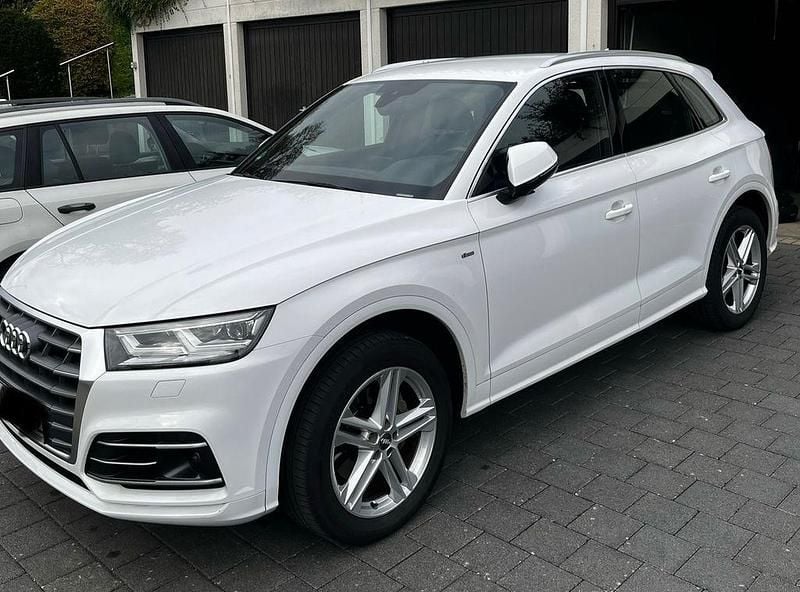 Weiß Gebraucht 2018 Audi Q5 Sport SUV | 33.500 € (Teuer) - Bild 1/4