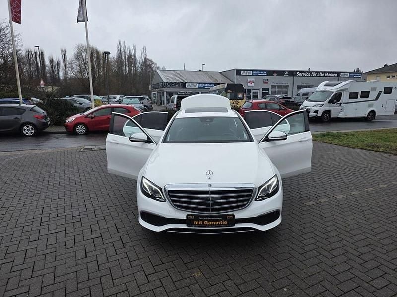 Gebraucht Mercedes E220 194 PS (142 kW) 2019 Weiß Limousine
