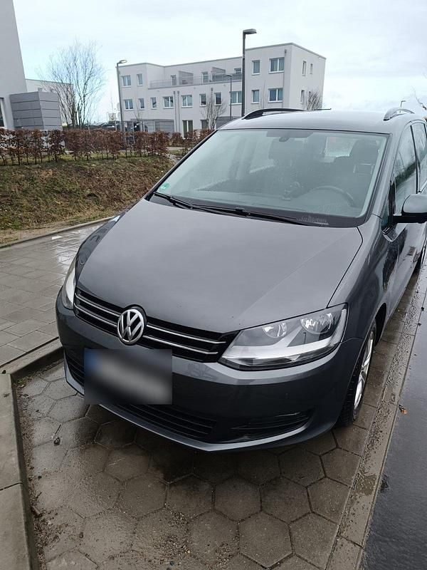 Gebraucht VW Sharan 140 PS (102 kW) 2011 Grau Van / Kleinbus
