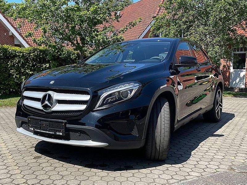 Gebraucht Mercedes GLA200 136 PS (100 kW) 2016 Schwarz SUV