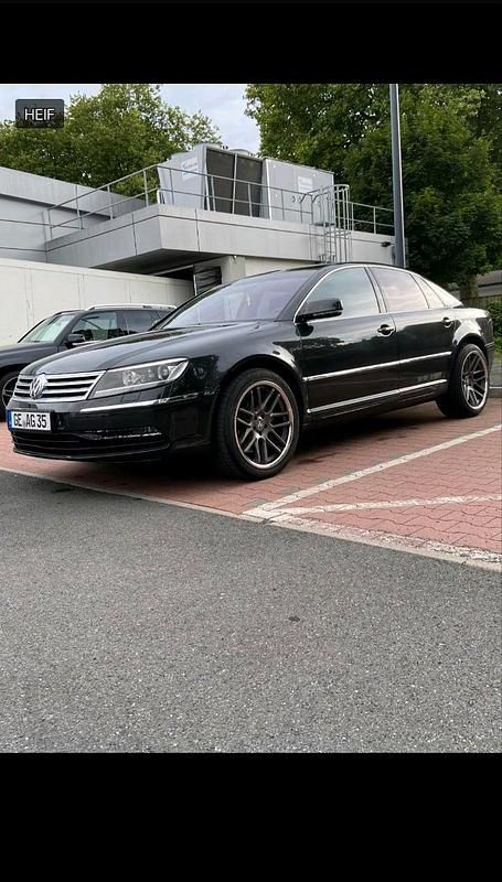 Grau Gebraucht 2011 VW Phaeton Limousine | 9.500 € (Fairer Preis) - Bild 1/4