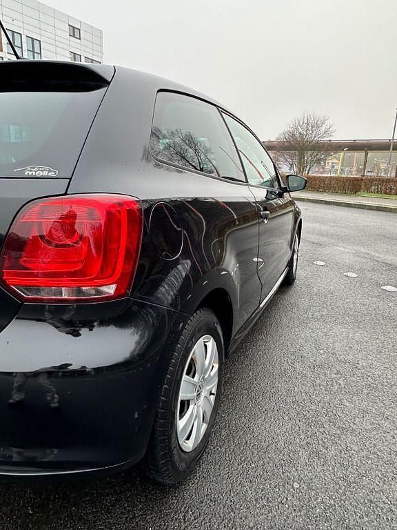 Gebraucht VW Polo 60 PS (44 kW) 2010 Schwarz Kleinwagen