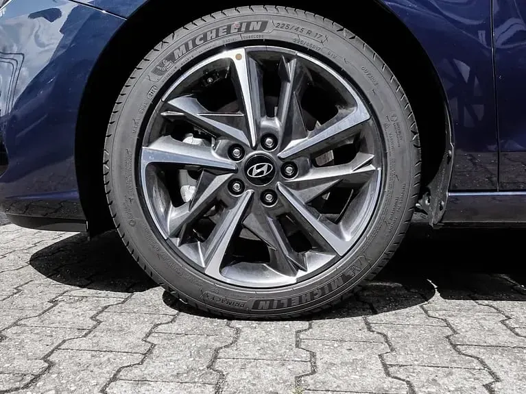Gebraucht Hyundai i30 Advantage 101 PS (74 kW) 2024 Sailing blue Kombi