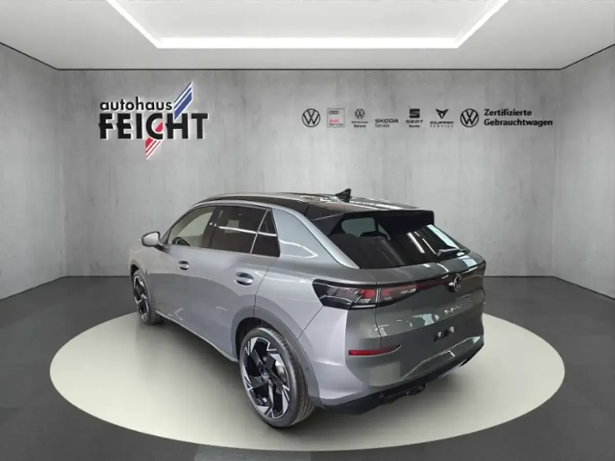 Neu VW T-Roc 150 PS (110 kW) 2026 Wolf grey metallic / schwarz SUV