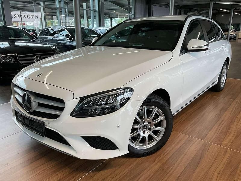 Polarweiss Gebraucht 2021 Mercedes C180 Business Kombi | 19.980 € (Guter Preis) - Bild 1/4