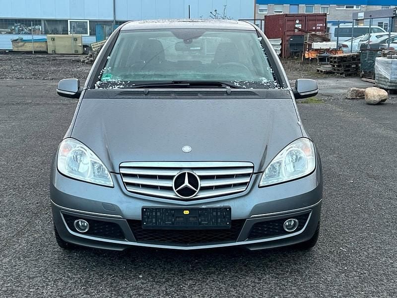 Grau Gebraucht 2011 Mercedes A160 Avantgarde Limousine | 1.999 € (Guter Preis) - Bild 1/4
