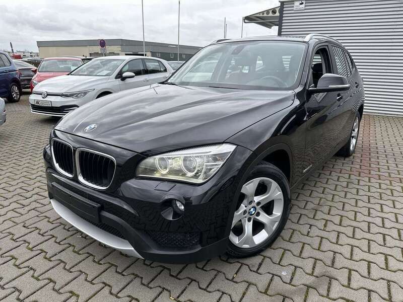 Black sapphire metallic Gebraucht 2013 BMW X1 SUV | 12.800 € (Fairer Preis) - Bild 1/4