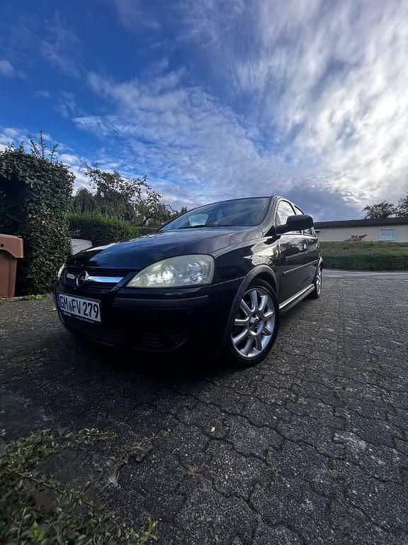 Schwarz Gebraucht 2004 Opel Corsa Limousine | 3.799 € (Teuer) - Bild 1/4