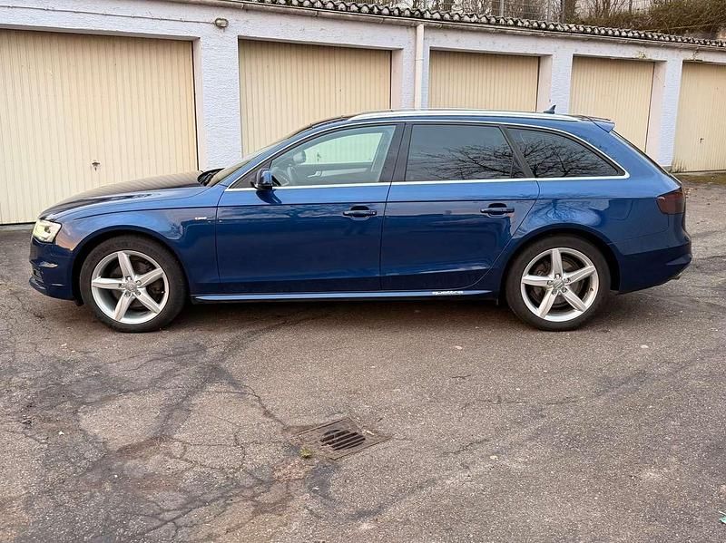 Gebraucht Audi A4 S-Line 190 PS (139 kW) 2015 Scubablau metallic Kombi