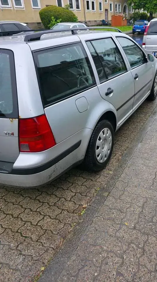 Gebraucht VW Golf IV Trendline 101 PS (74 kW) 2003 Silber Kombi