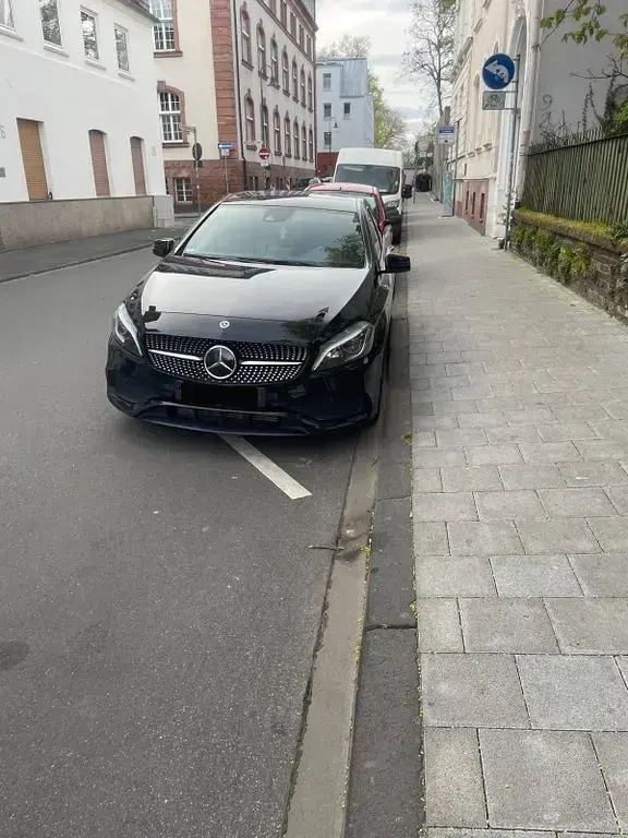 Gebraucht Mercedes A200 Edition 136 PS (100 kW) 2017 Schwarz Kleinwagen