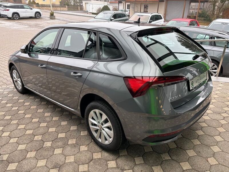 Gebraucht Skoda Scala Selection 116 PS (85 kW) 2025 Grau Kleinwagen