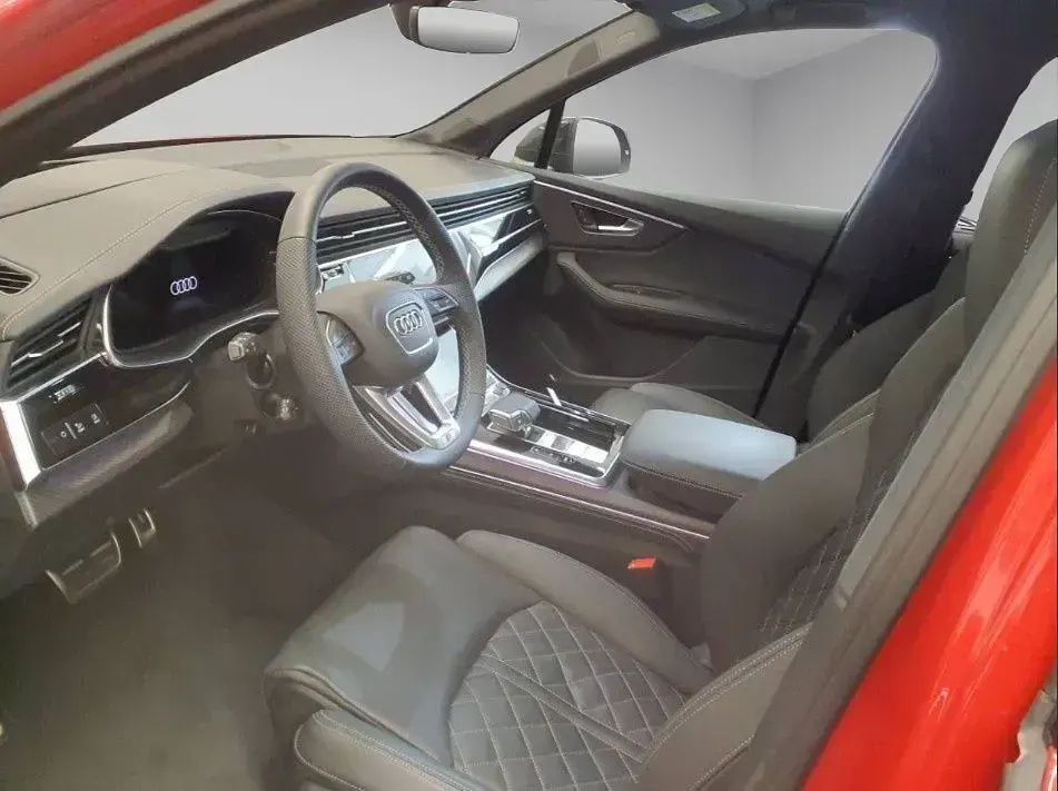 Gebraucht Audi SQ7 Ambiente 507 PS (372 kW) 2025 Chilirot metallic SUV