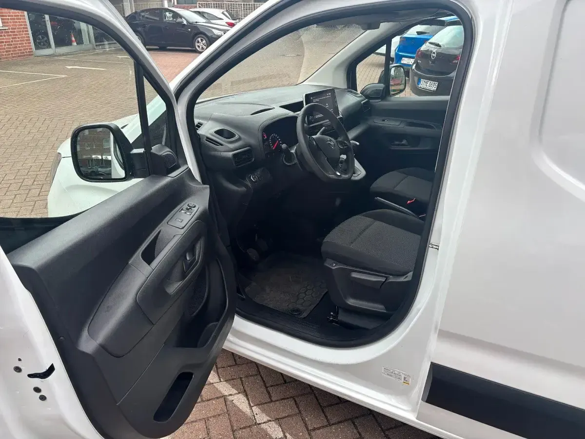Gebraucht Opel Combo Edition 131 PS (96 kW) 2021 Weiß Van / Kleinbus