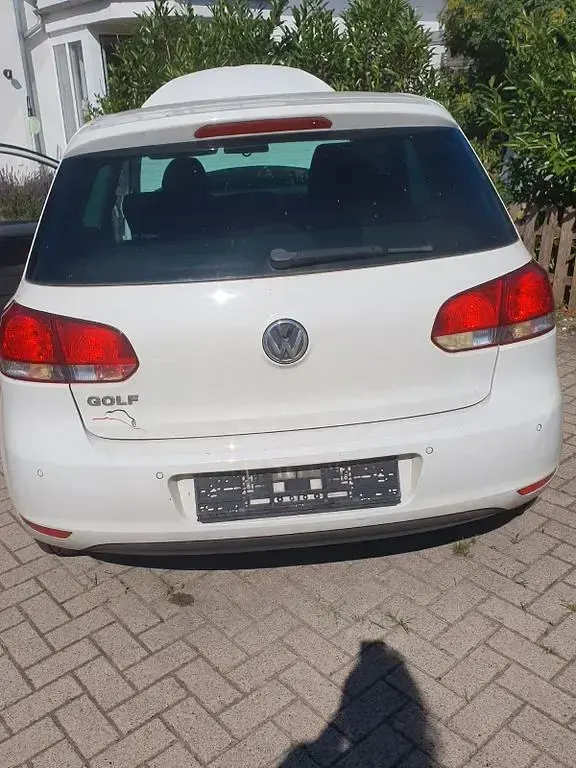 Gebraucht VW Golf VI Trendline 102 PS (75 kW) 2011 Weiß Kleinwagen
