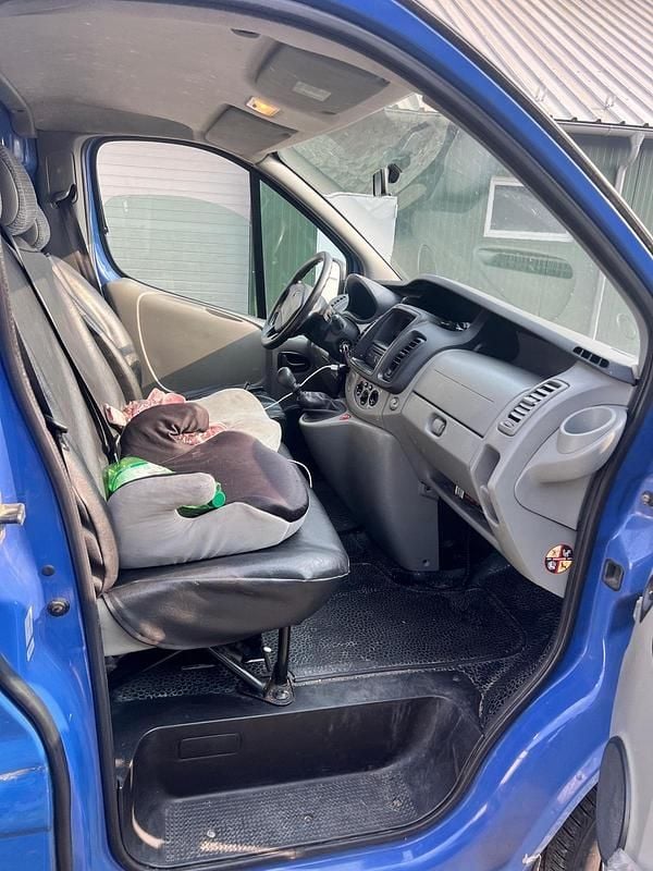 Gebraucht Renault Trafic 114 PS (83 kW) 2011 Blau Van / Kleinbus