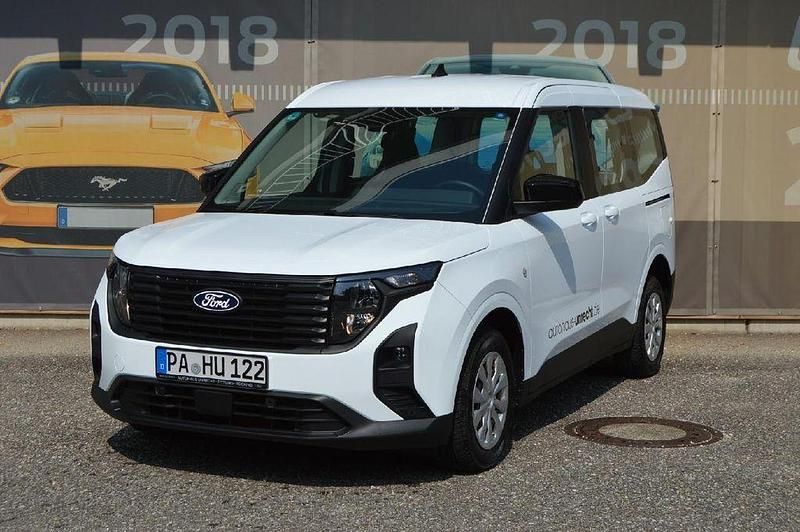 Weiß Gebraucht 2025 Ford Tourneo Courier Trend Van / Kleinbus | 24.990 € (Fairer Preis) - Bild 1/4
