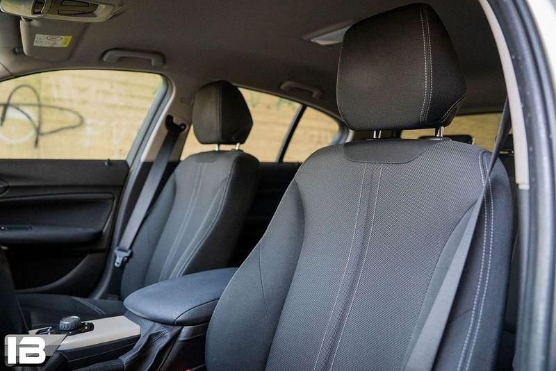 Gebraucht BMW 118 Advantage 136 PS (100 kW) 2018 Weiß Kleinwagen