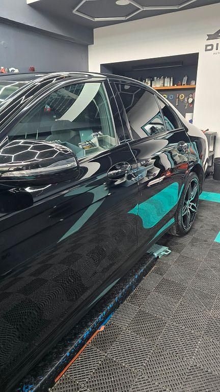 Schwarz Gebraucht 2018 Mercedes E350 Avantgarde Limousine | 38.500 € - Bild 1/4