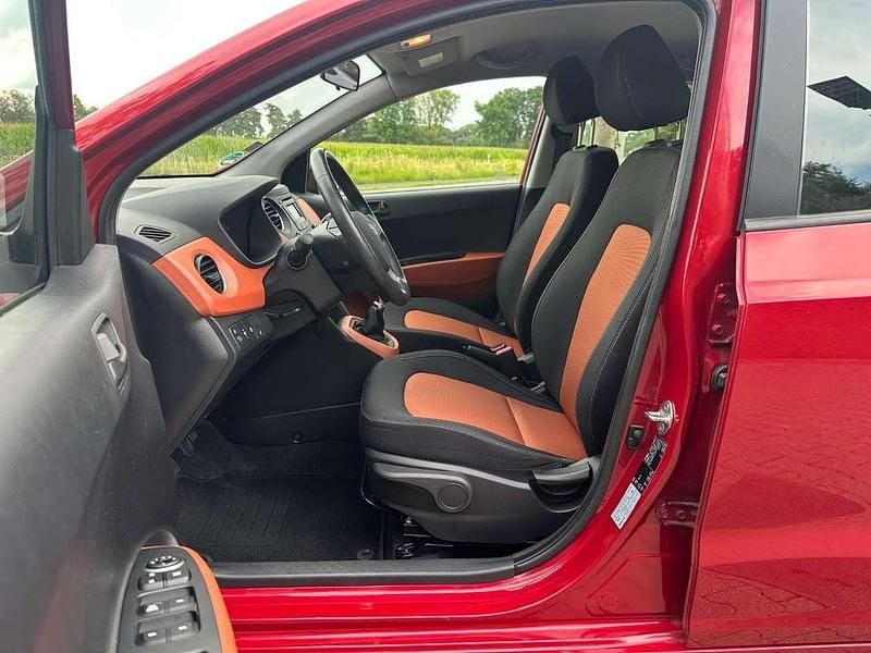 Gebraucht Hyundai i10 Edition 65 PS (47 kW) 2013 Rot Kleinwagen