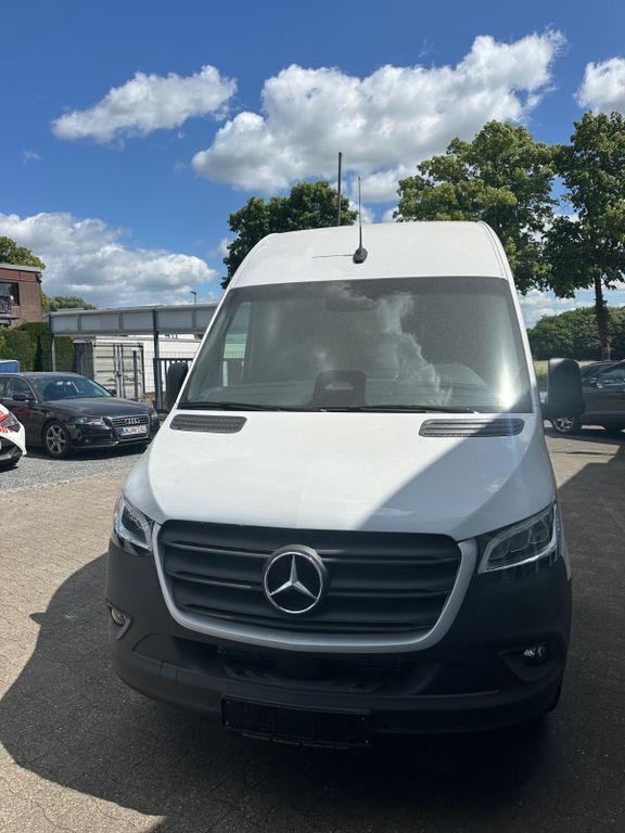 Weiß Neu 2025 Mercedes Sprinter Van | 69.020 € - Bild 1/4