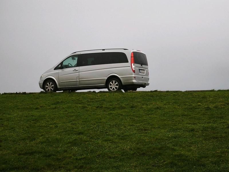 Silber Gebraucht 2005 Mercedes Viano Van / Kleinbus | 10.500 € (Teuer) - Bild 1/4