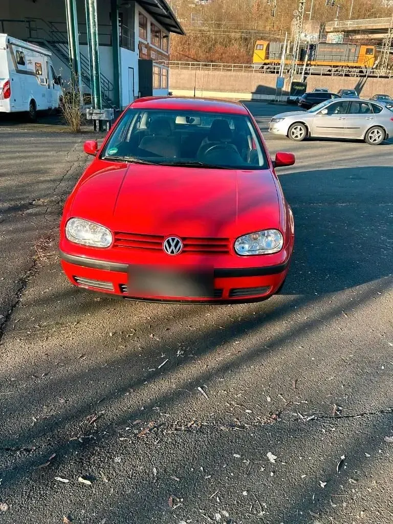 Gebraucht VW Golf IV 75 PS (55 kW) 2000 Rot Limousine