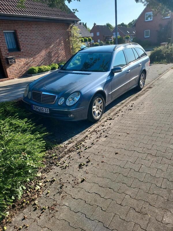 Blau Gebraucht 2003 Mercedes E320 Avantgarde Kombi | 4.500 € - Bild 1/4