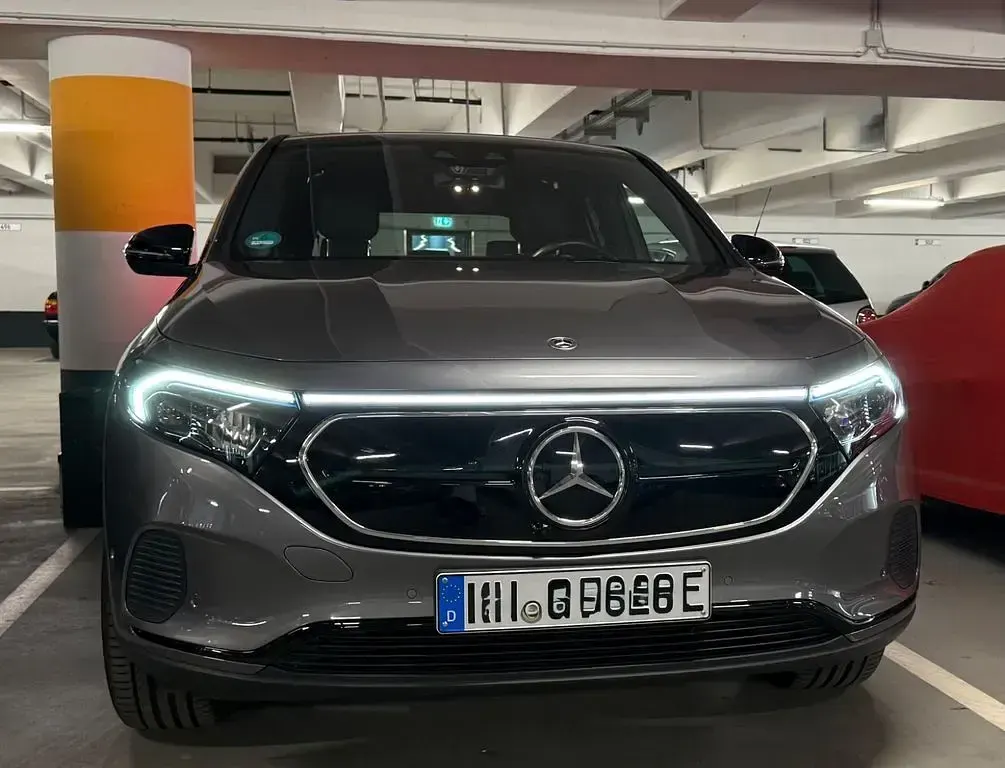 Gebraucht Mercedes EQA350 214 kW (292 PS) 2022 Grau SUV