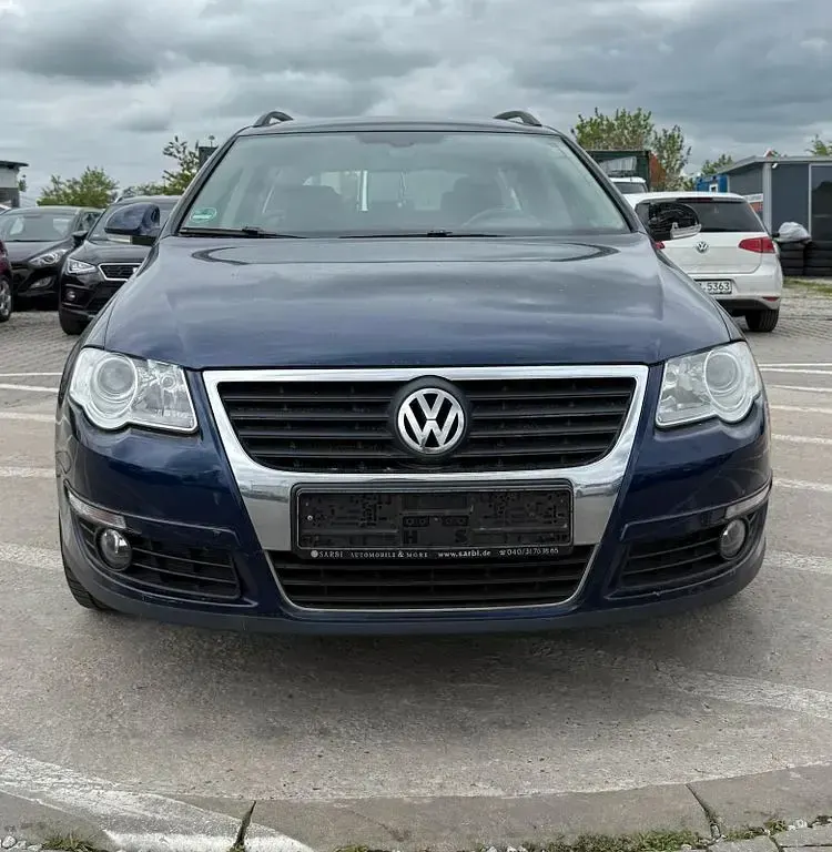 Gebraucht VW Passat Comfortline 140 PS (102 kW) 2010 Blau Kombi