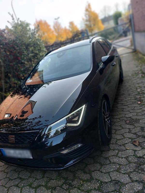 Schwarz Gebraucht 2020 Cupra Leon Kombi | 24.220 € (Fairer Preis) - Bild 1/4