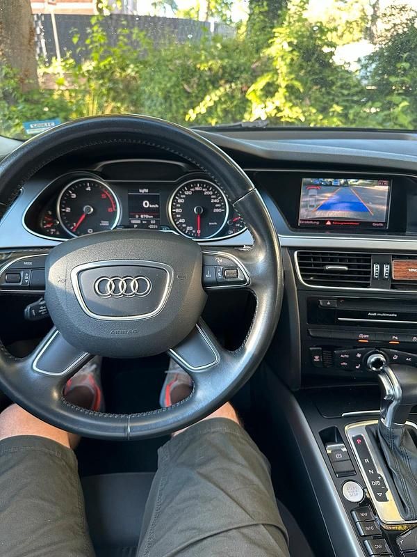 Gebraucht Audi A4 190 PS (139 kW) 2014 Blau Limousine