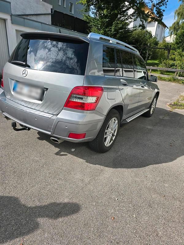 Grau Gebraucht 2010 Mercedes GLK350 SUV | 11.200 € (Fairer Preis) - Bild 1/4