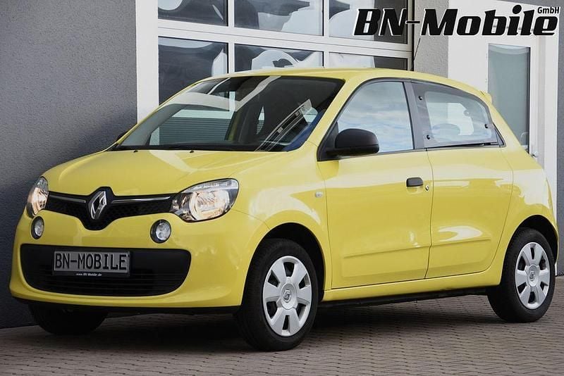 Second-hand Renault Twingo 69 CP (50 kW) 2017 Galben Hatchback