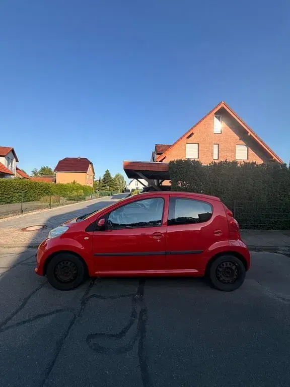 Gebraucht Peugeot 107 68 PS (50 kW) 2007 Rot Kleinwagen
