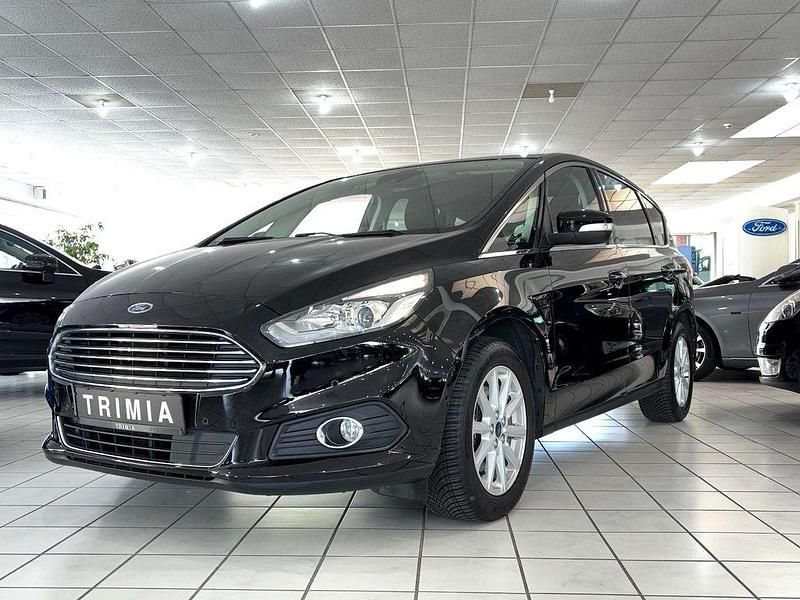 Używany Ford S-MAX Titanium 160 KM (117 kW) 2018 Czarny Minivan