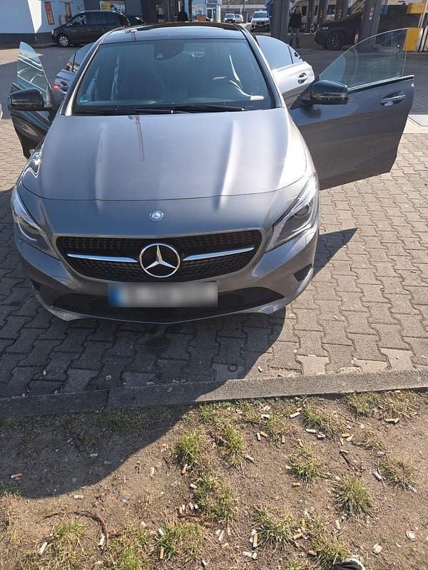 Gebraucht Mercedes CLA200 156 PS (114 kW) 2014 Grau Coupé