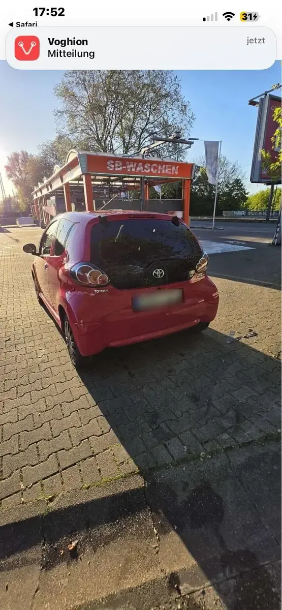 Gebraucht Toyota Aygo 68 PS (50 kW) 2010 Rot Kleinwagen