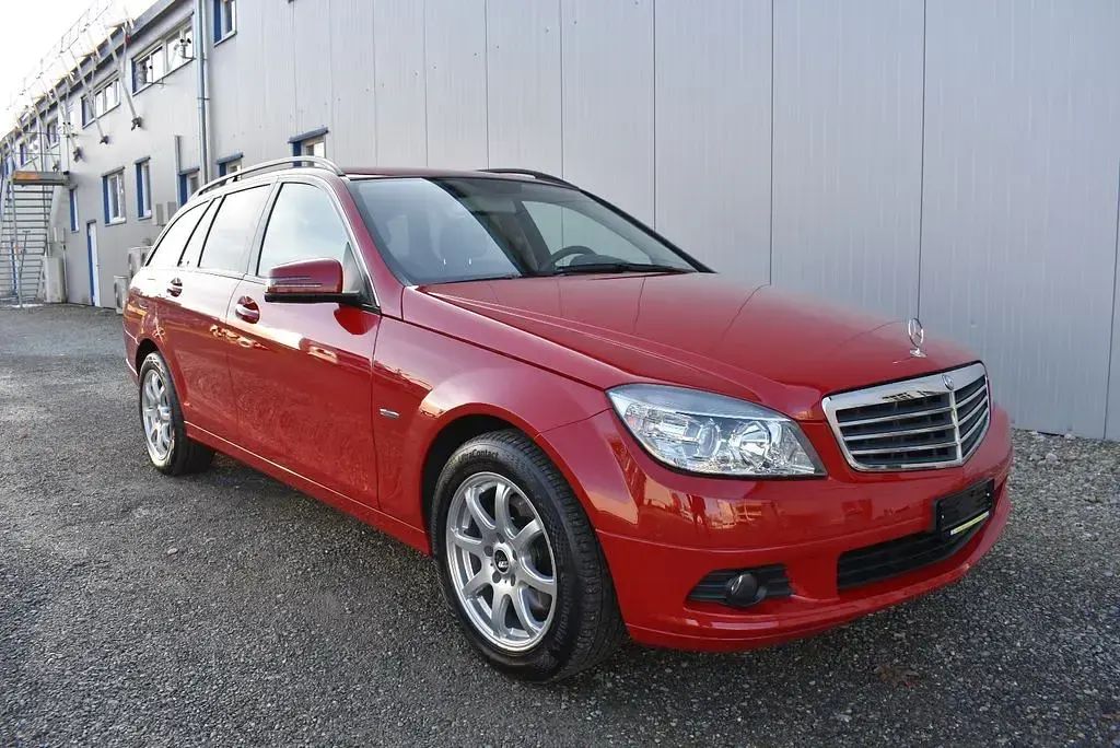 Gebraucht Mercedes C220 170 PS (125 kW) 2011 Rot Limousine
