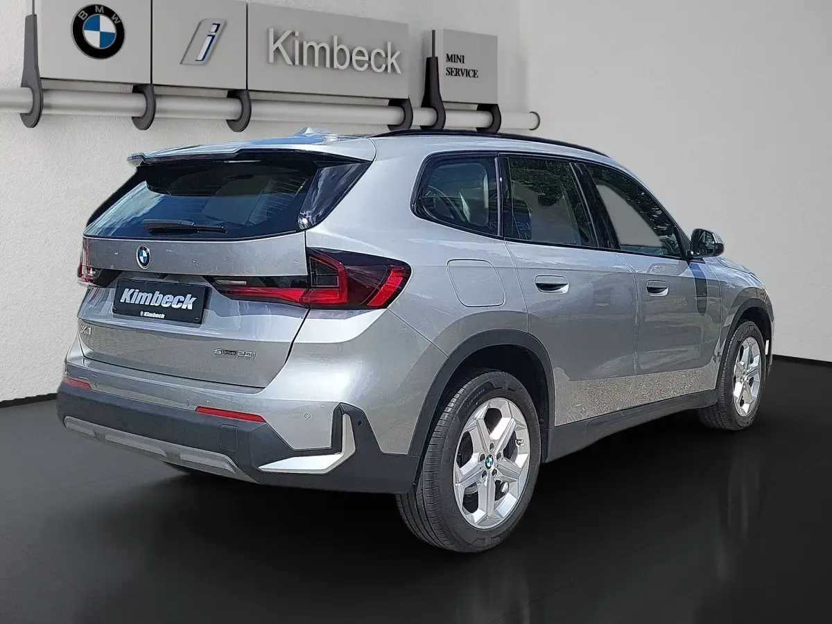 Gebraucht BMW X1 Performance 170 PS (125 kW) 2025 Spacesilber SUV