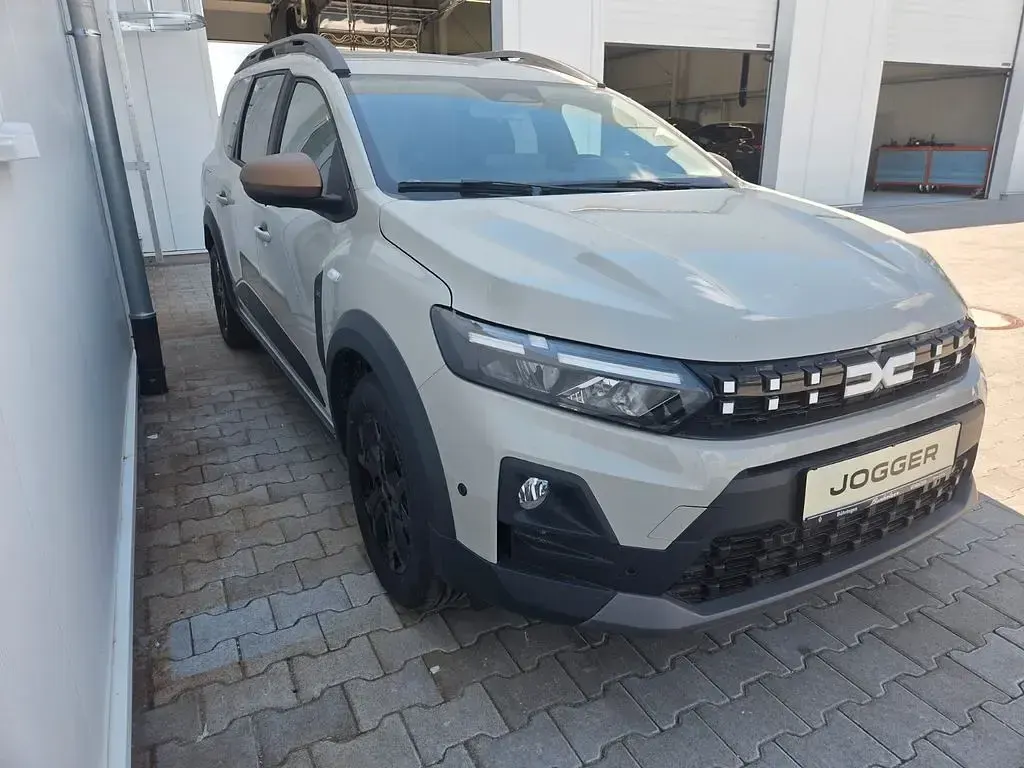 Neu Dacia Jogger Extreme 114 PS (83 kW) 2026 Beige Van / Kleinbus