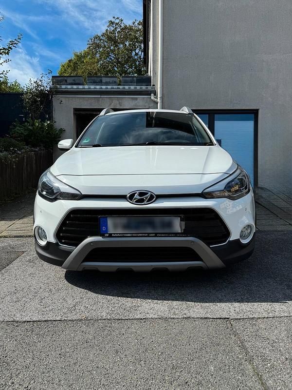 Weiß Gebraucht 2019 Hyundai i20 Active Kleinwagen | 11.500 € (Superpreis) - Bild 1/4