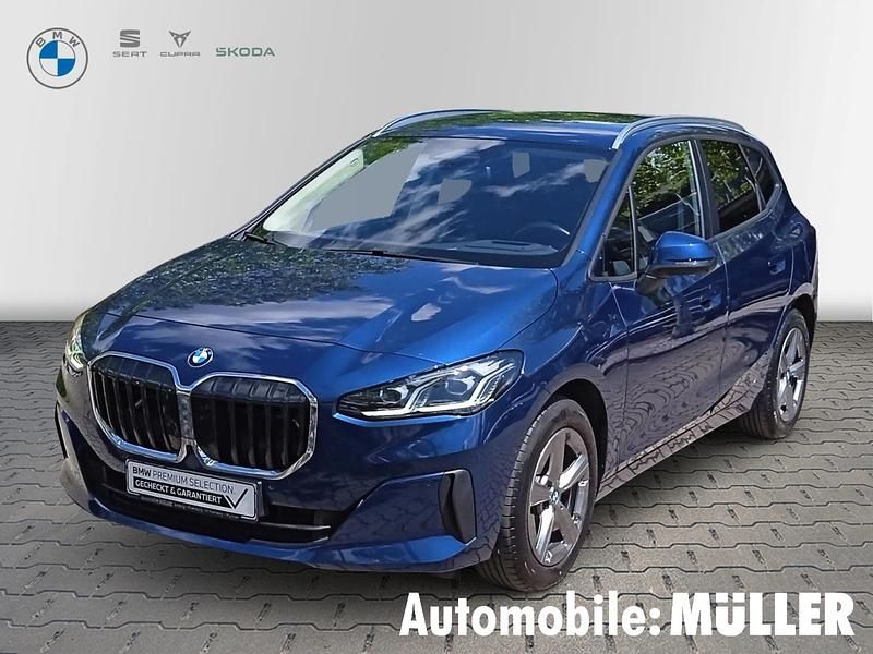 Blau Gebraucht 2022 BMW 218 Active Tourer Luxury Line Van / Kleinbus | 27.980 € (Fairer Preis) - Bild 1/4