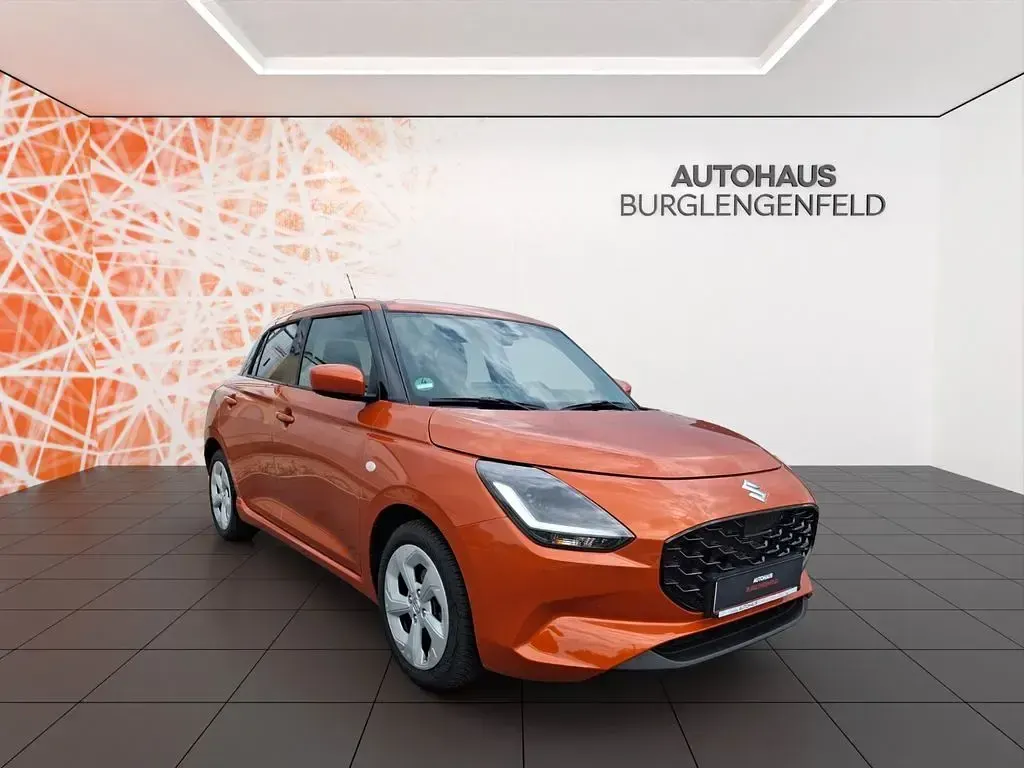 Gebraucht Suzuki Swift Comfort 83 PS (61 kW) 2025 Orange Kleinwagen